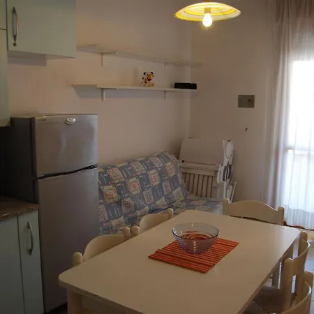 Apartment Well-equipped 1 Bedroom Flat For Up To 6 Guests